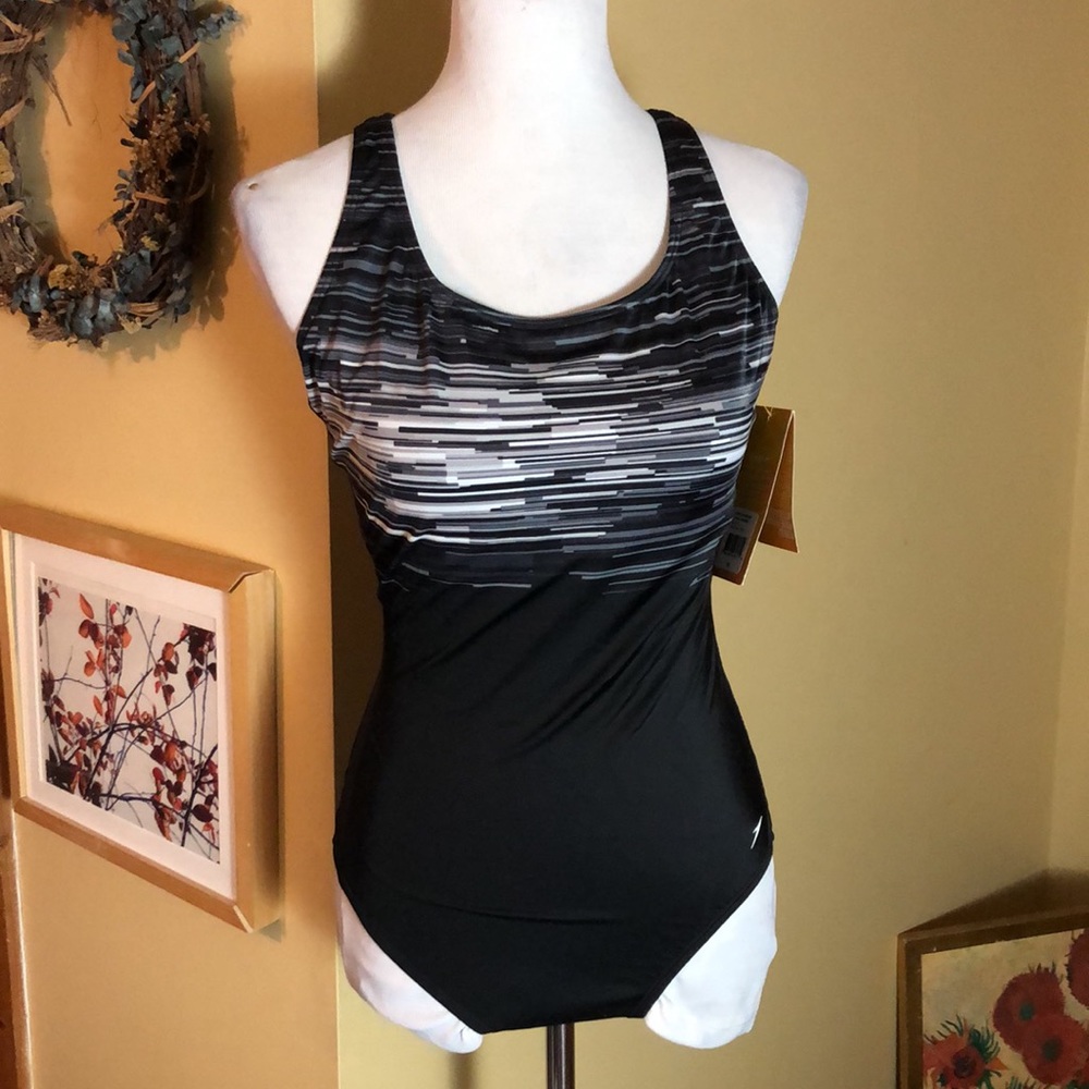 Speedo FITNESS Size 10 Ladies Classic Speedo High ScoopNeck Muted Graphic $89NEW